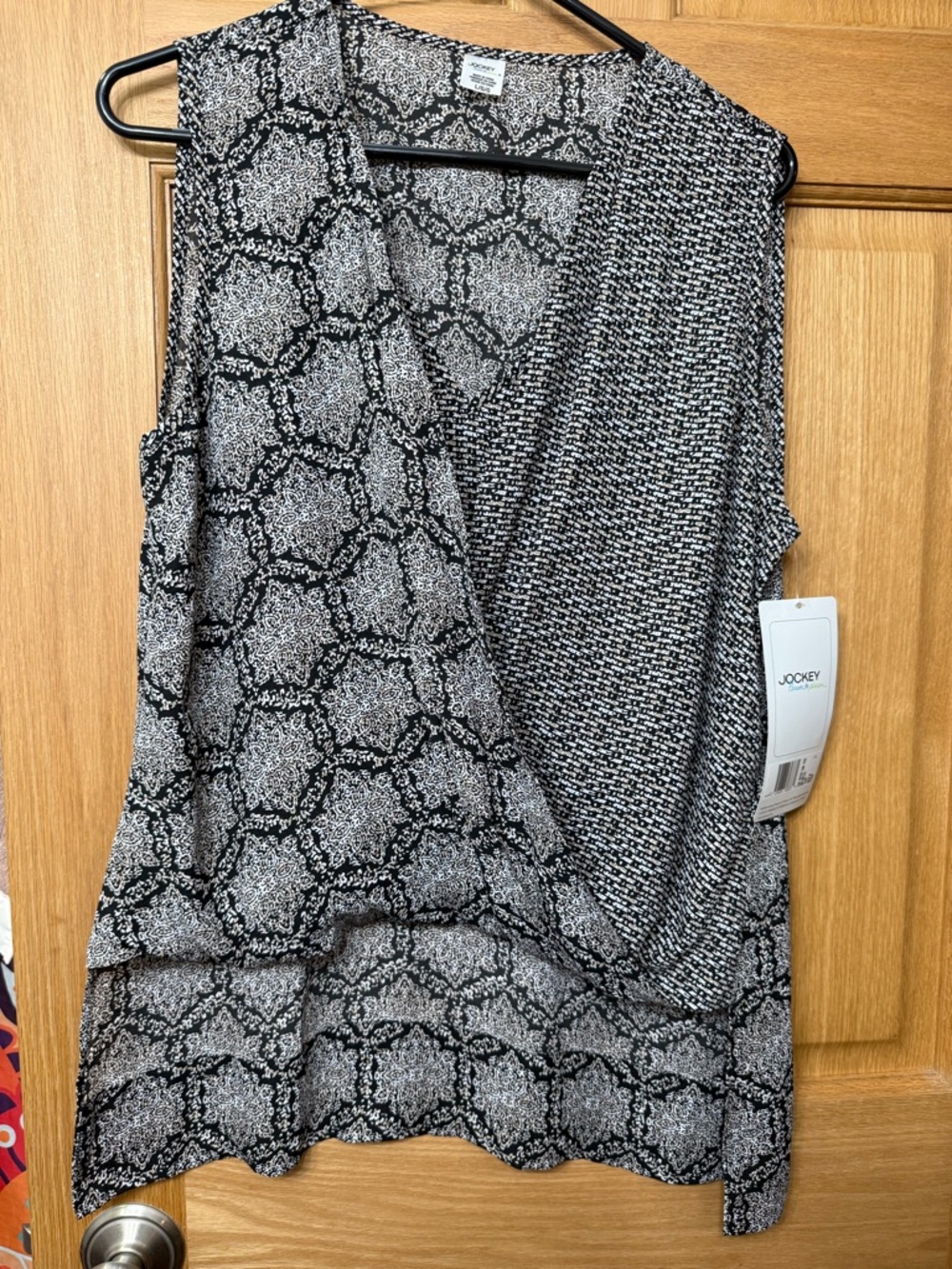 Jockey Black and White Floral Printed Sleeveless Top